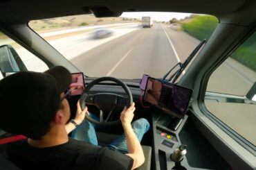 Tesla Semi driving 500 miles, fully loaded, on a single charge