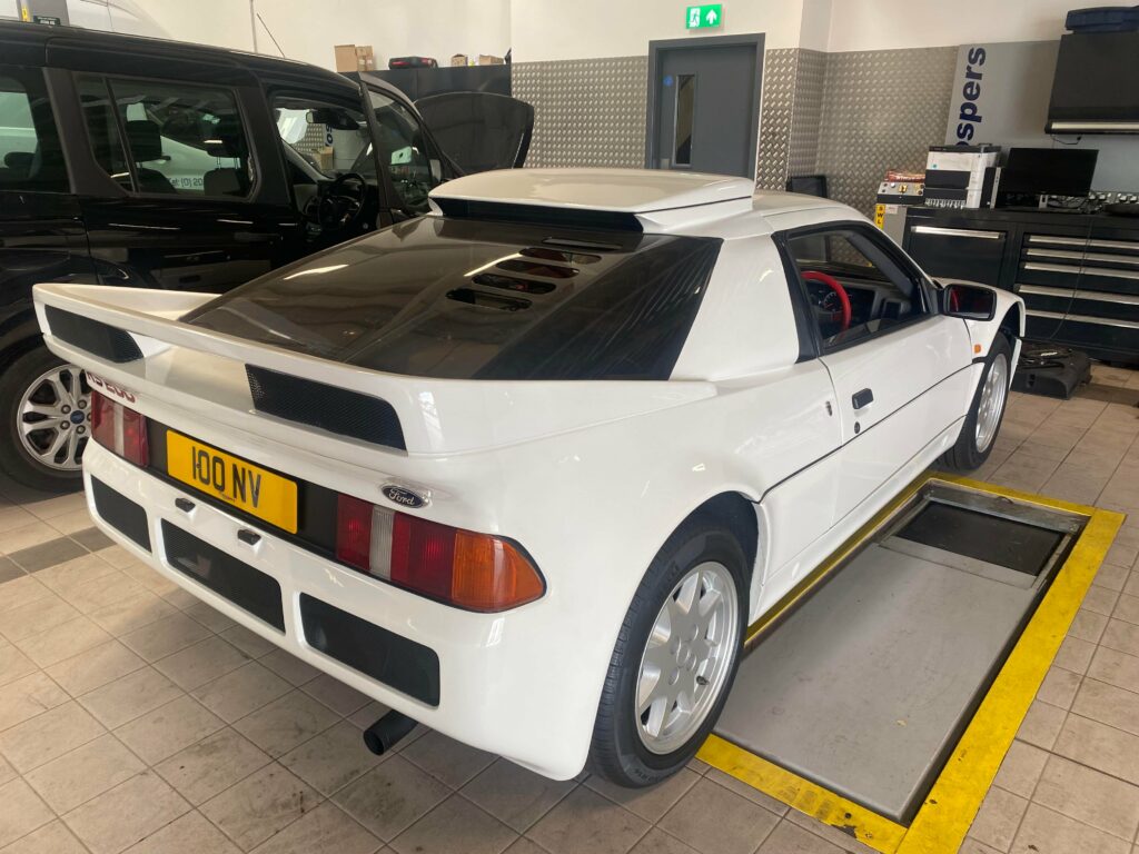 [Ford RS200]