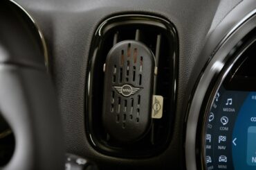 How To Install the Original MINI Accessory Natural Air | MINI How-To