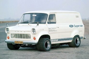 Ford Transit Supervan 1 1971. Standard Transit body, based on GT40 chassis and with mid-mounted 5.0-litre V8 race engine.