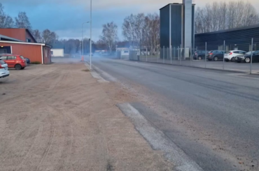 So weird its awesome - A 1960 Volvo PV body cut up, stretched on a custom chassis and powered by a 39L V12 Russian tank engine