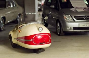 1956 Brütsch Mopetta. Single seat, three wheels, plastic bodyshell, 0.05l single-cylinder engine, 75kg + driver. 14 made.
