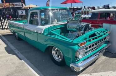 1965 Ford F-100 with blown and nitrous injected 565ci BB Dart