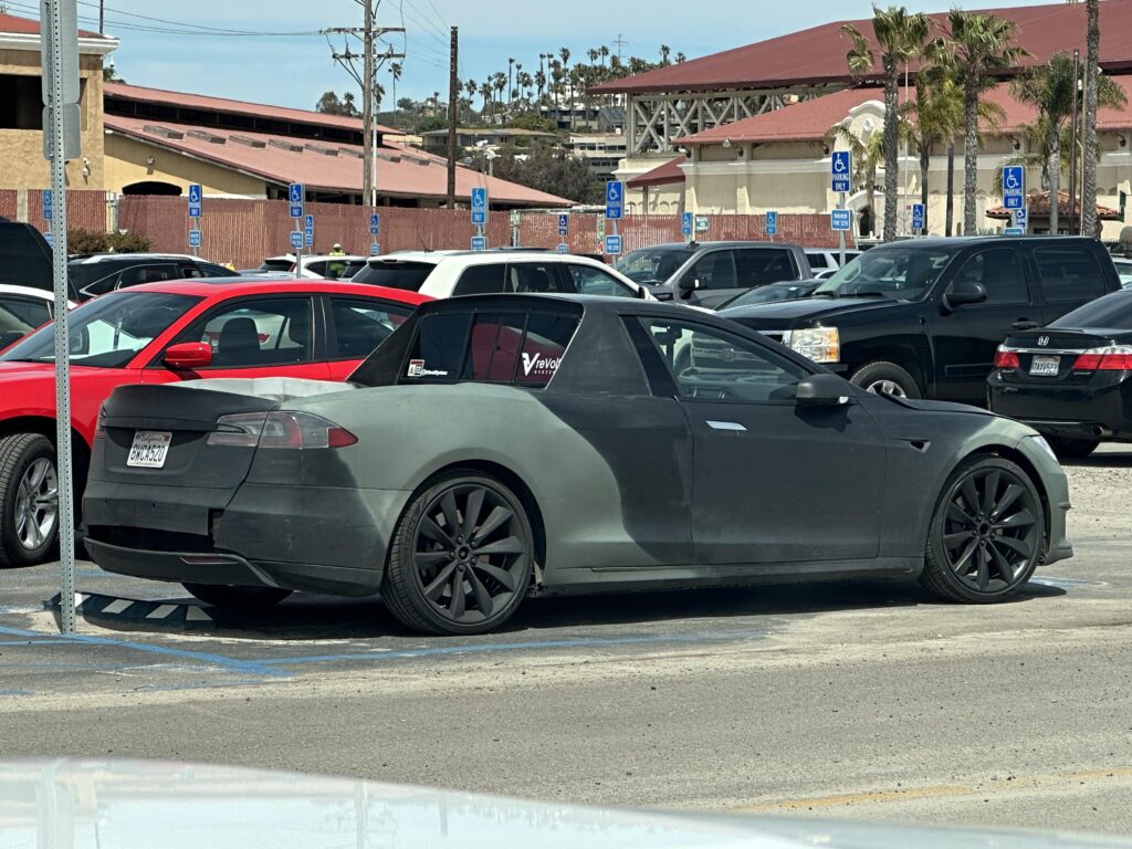 [Tesla Model S] Tesla Model U(te)?