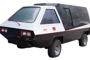 Futuristic VW Phoenix Renegade Van from the 1990 film Total Recall