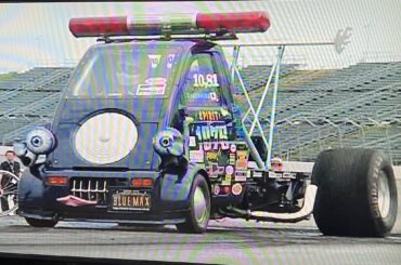 Strange dragster (anyone know what this is?)