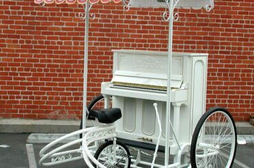 Just weird: music on the go
