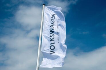 Volkswagen Group delivers 42 percent more all-electric vehicles in the first quarter, A total of 141,000 BEVs were handed over to customers, up from 99,200 in the first quarter of 2022