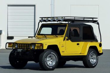 Jeep Landrunner: a Jeep that looks like a Hummer.