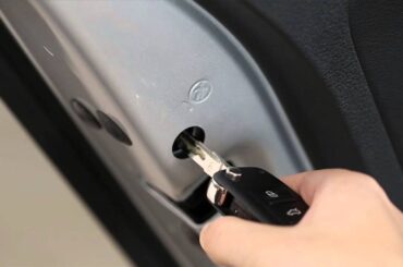 Volkswagen How-To | "Using Child Safety Locks"