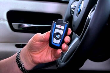 Securing Trunk Items | BMW Genius How-To