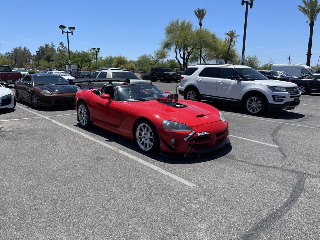 R8 parked behind it, but took a pic of the Viper instead