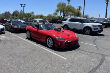 R8 parked behind it, but took a pic of the Viper instead