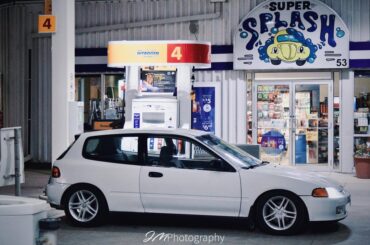 Did a quick midnight photoshoot with my friend and his civic