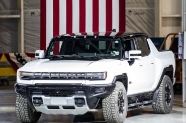 Federal EV Incentives Are Designed All Wrong, Experts Say