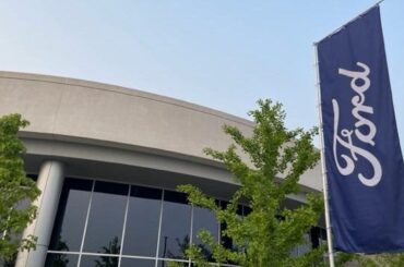 Ford reverses plan, vows to keep AM radio for its electric, non-electric vehicles