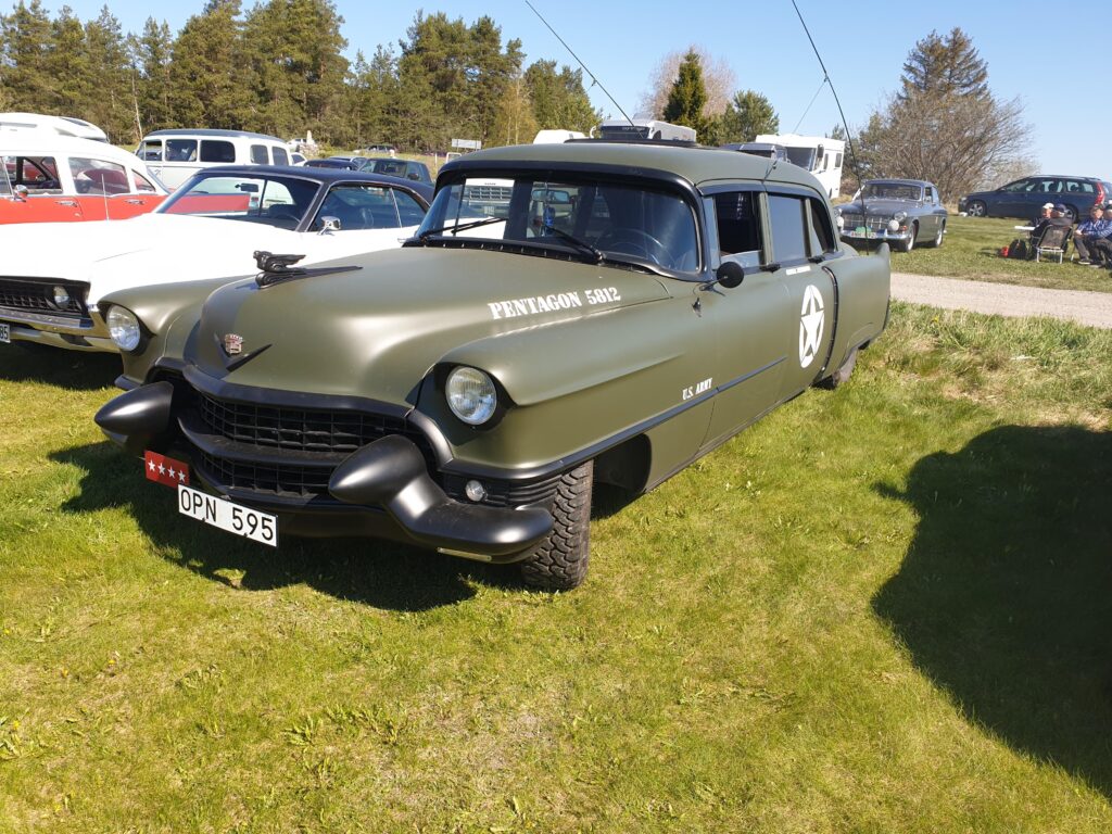 Cadillac Eldorado in military livery