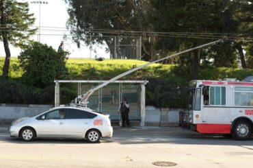 Toyota Prius adapted to run off public transport's overhead wires