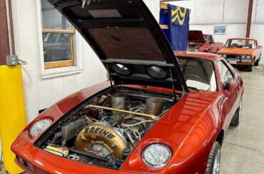 Something different - A 1982 Porsche 928 powered by a Boeing T50 turbine