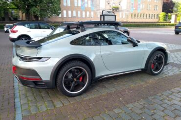 [Porsche 911 Dakar] what a beauty, really dig the color 👌