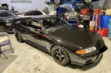 Sitting pretty, pretty sitting