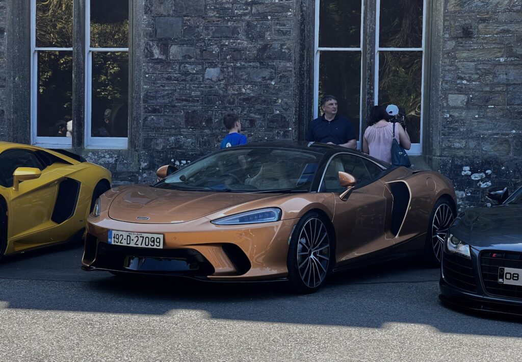 McLaren GT [4030 x 2795]