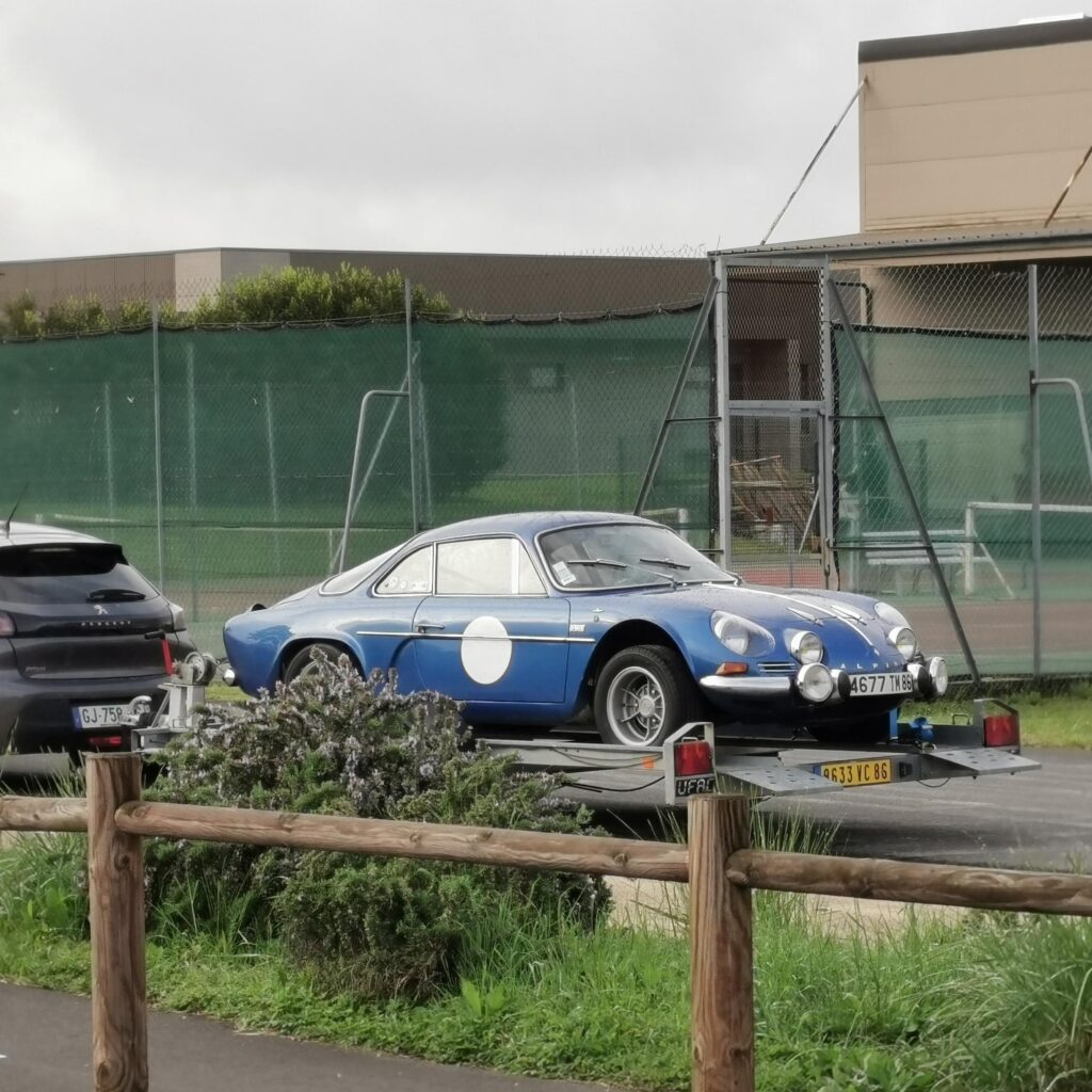 [Alpine A110] On my way to work