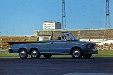 Six wheeled cabriolet Lada 2103, made for the group of soviet stunt drivers named "Autorodeo"