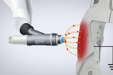 The tip of the airless paint atomizer features rotating cylindrical head