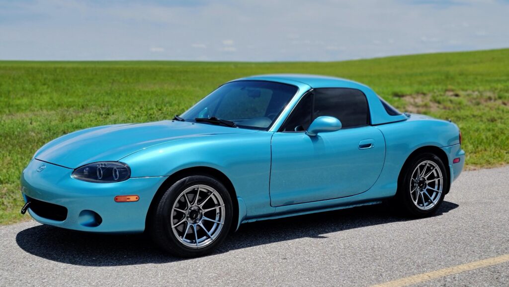 I think my '01 Mazda Miata still looks good all these years later [4000x2252]