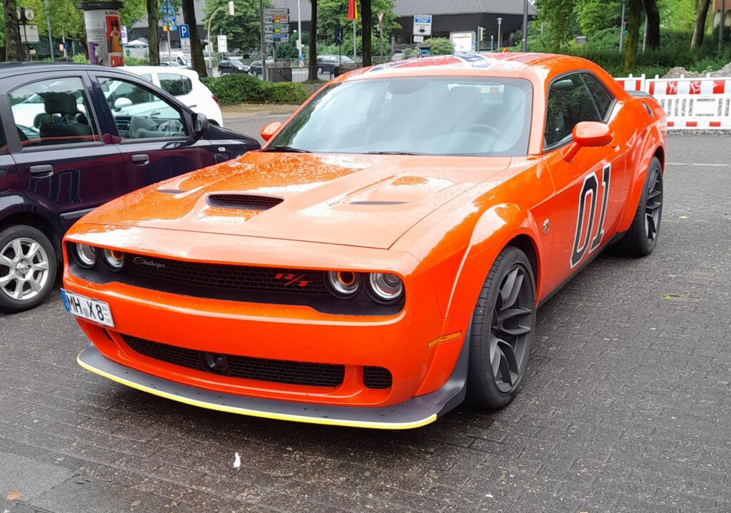 Today i see a Dodge Challenger R/T General Lee
