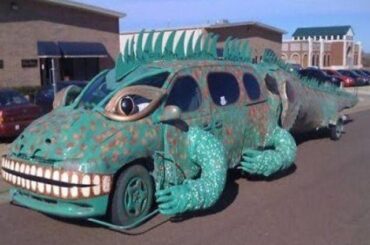 Charlie Holthausen's Iguana Car