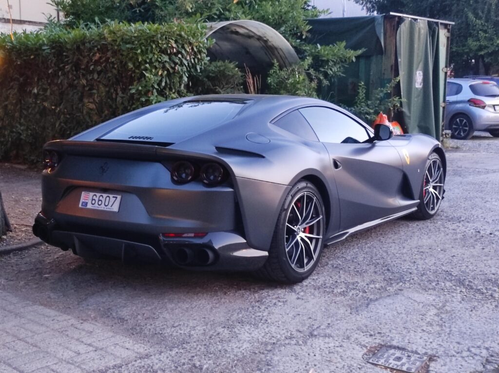 812 Superfast, simply beautiful. [4640x3472]