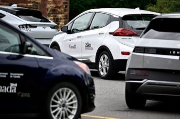 Canadians less keen to buy EVs, despite government policy push: Study - BNN Bloomberg