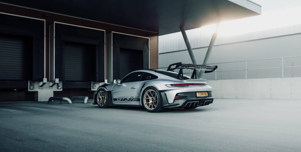 Porsche 992 GT3RS Weissach [6000 x 3034]