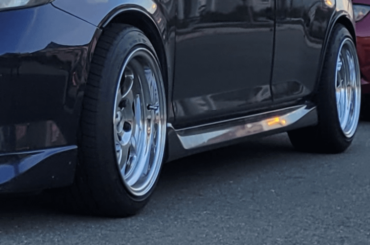 Hi can anyone on 6 wide wheels let me know some good stretches?