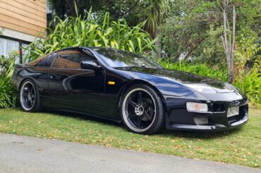 300zx in it's natural habitat. The Driveway