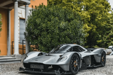 Aston Martin Valkyrie [880*1080]