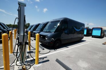 Electric car maker Rivian plans to exit Bay Area complex, report says