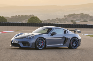 Porsche 718 Cayman GT4 RS [1935x1089]