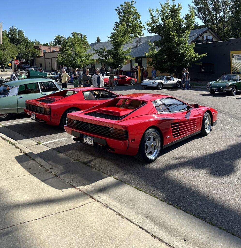 A 1988 and 1989 Ferrari Testarossa [2678x2754]