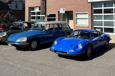 Ferrari Dino and a Citroën DS [2328x2729]