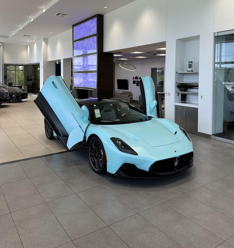 A Maserati MC20 finished in “Digital Mint”, a $21,500 color option [2910x3091]