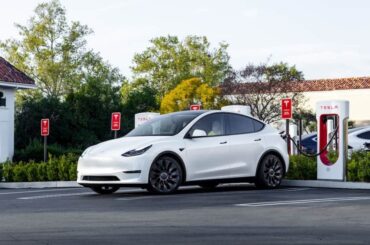Tesla leads large drop in used electric car value, Model 3 down 30%