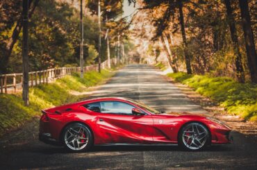 Ferrari 812 Superfast [3840 x 2160]