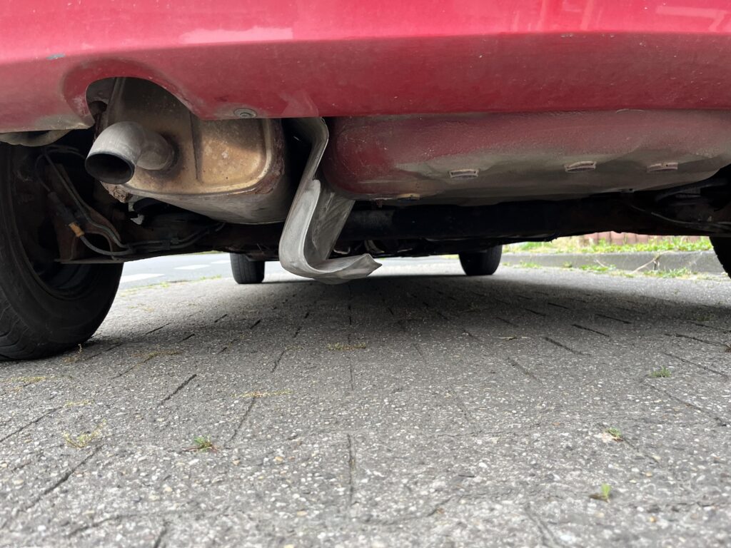 What is this? And why is this suddenly dragging on the ground?