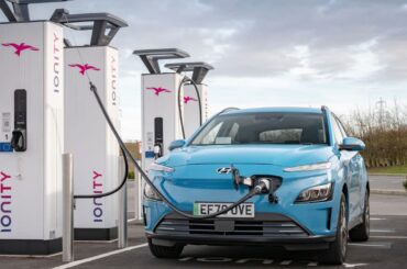 New Public Charge Point Regulations demand 99 per cent reliability for public EV rapid chargers