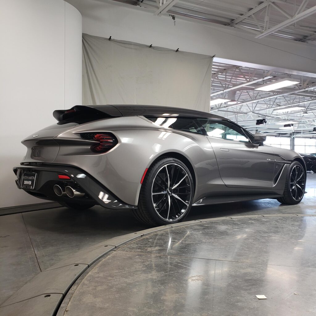 Aston Martin Vanquish Zagato Shooting Brake [3024x3024]