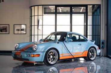 Porsche 911 (964) Gulf Signature Edition by Everrati [5500x8200] (Shot on Nikon D850)
