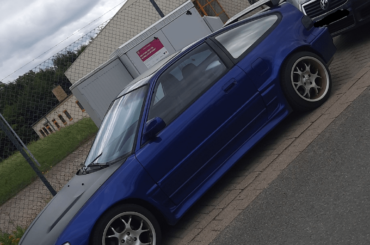 Saw this sexy thing today, almost broke my neck driving past it